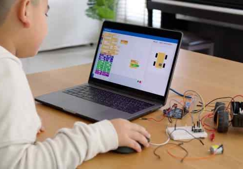 آموزش آنلاین برنامه‌نویسی اسکرچ به کودکان